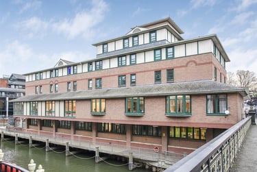 1 bed studio, Bridge Street, City Centre, Guildford, GU14SB - Image 13